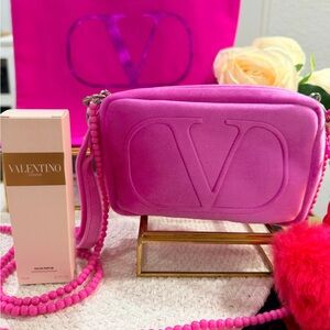 Valentino Beauty Hot Pink Crossbody Pouch, Tote and  Valentino DONNA 15 ml EDP!